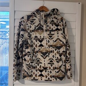 Columbia Woman’s Rocky Mountain Quarter Zip - Size M